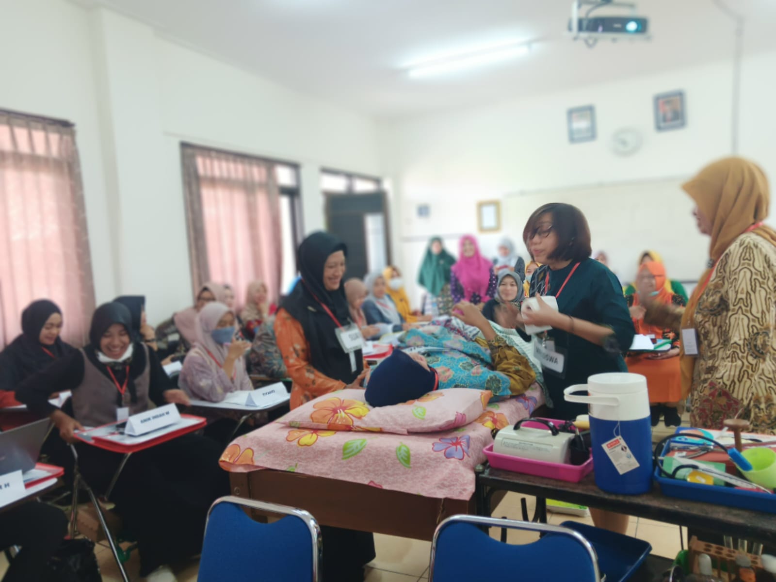 Bentuk Profesionalitas Bidan, UMMAD Gelar Pelatihan Preseptor Mentor Profesi Bidan Asosiasi Institusi Pendidikan Kebidanan Muhammadiyah ‘Aisyiyah (AIPKEMA)
