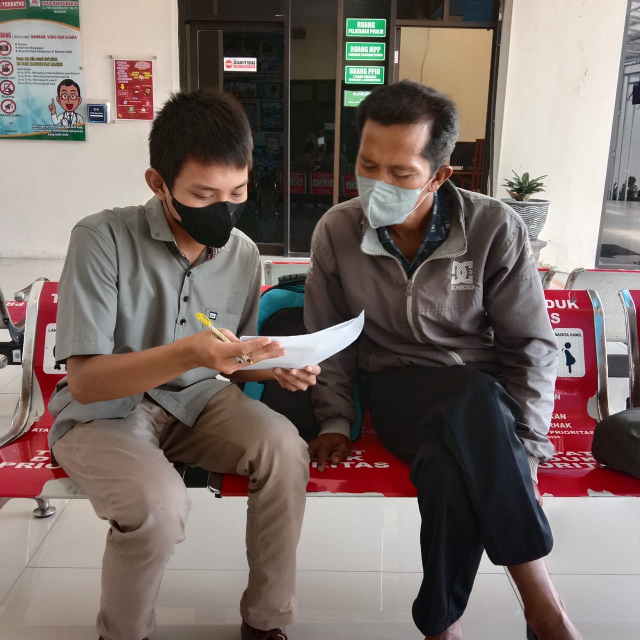 Prodi Adminkes FIK UMMAD Lakukan Penelitian Kepuasaan Masyarakat Terhadap Kualitas Pelayanan Rumah Sakit Paru Manguharjo Madiun