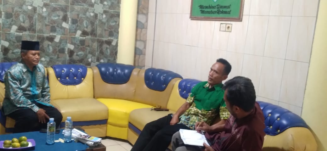 Masukkan dan Biayai Santrinya di UMMAD, ini Profil KH Suparno Yazid. Pimpinan Ponpes Daarut Taubah Madiun.