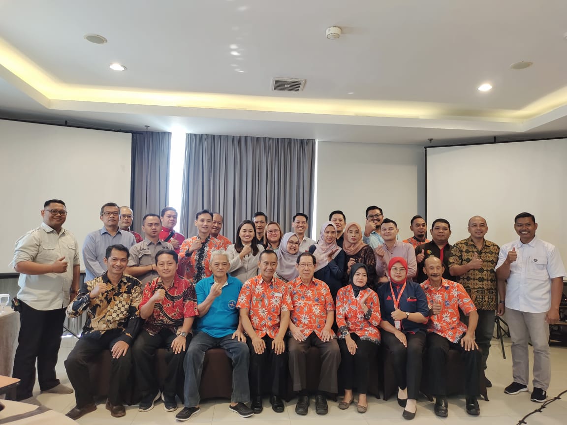 Alumni UMMAD Jadi Nara Sumber Sertifikasi Halal didepan Anggota dan Pengurus PHRI Kota Madiun