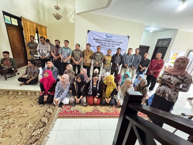 Dosen dan Alumni Prodi Kesos UMMAD (UMJT) Ikuti Pelantikan dan Raker DPD IPSPI Jawa Timur 2024-2025
