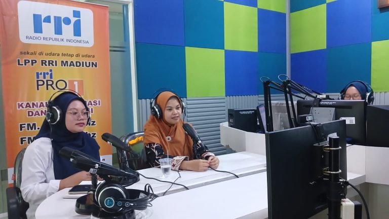 Dosen Kebidanan UMMAD (UMJT) Terangkan Manfaat ASI Eksklusif untuk Mencegah Stunting dalam Dialog RRI Madiun