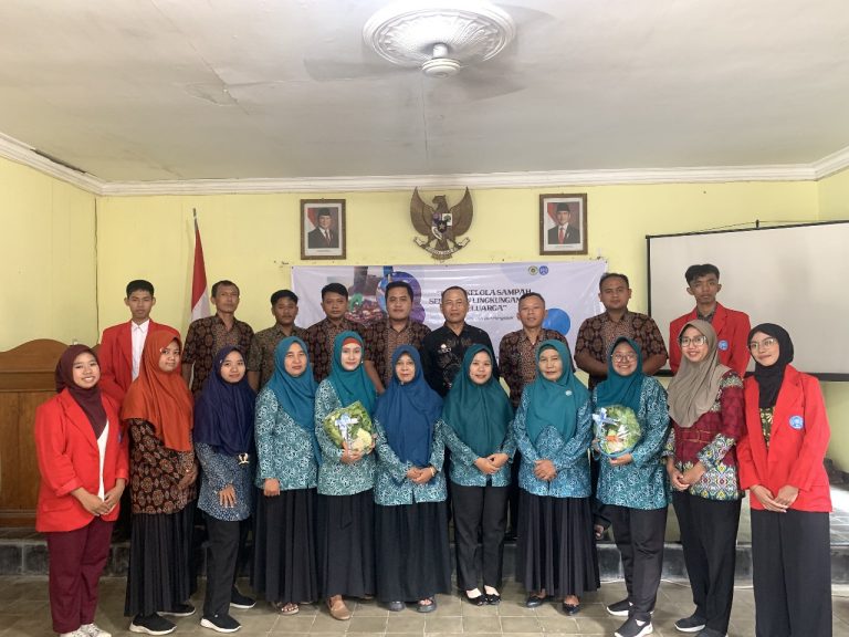 Mahasiswa Ilkom UMMAD Pengabdian Masyarakat  Mata Kuliah Sosiologi Komunikasi Melalui SosialisasI Pengelolaan Sampah