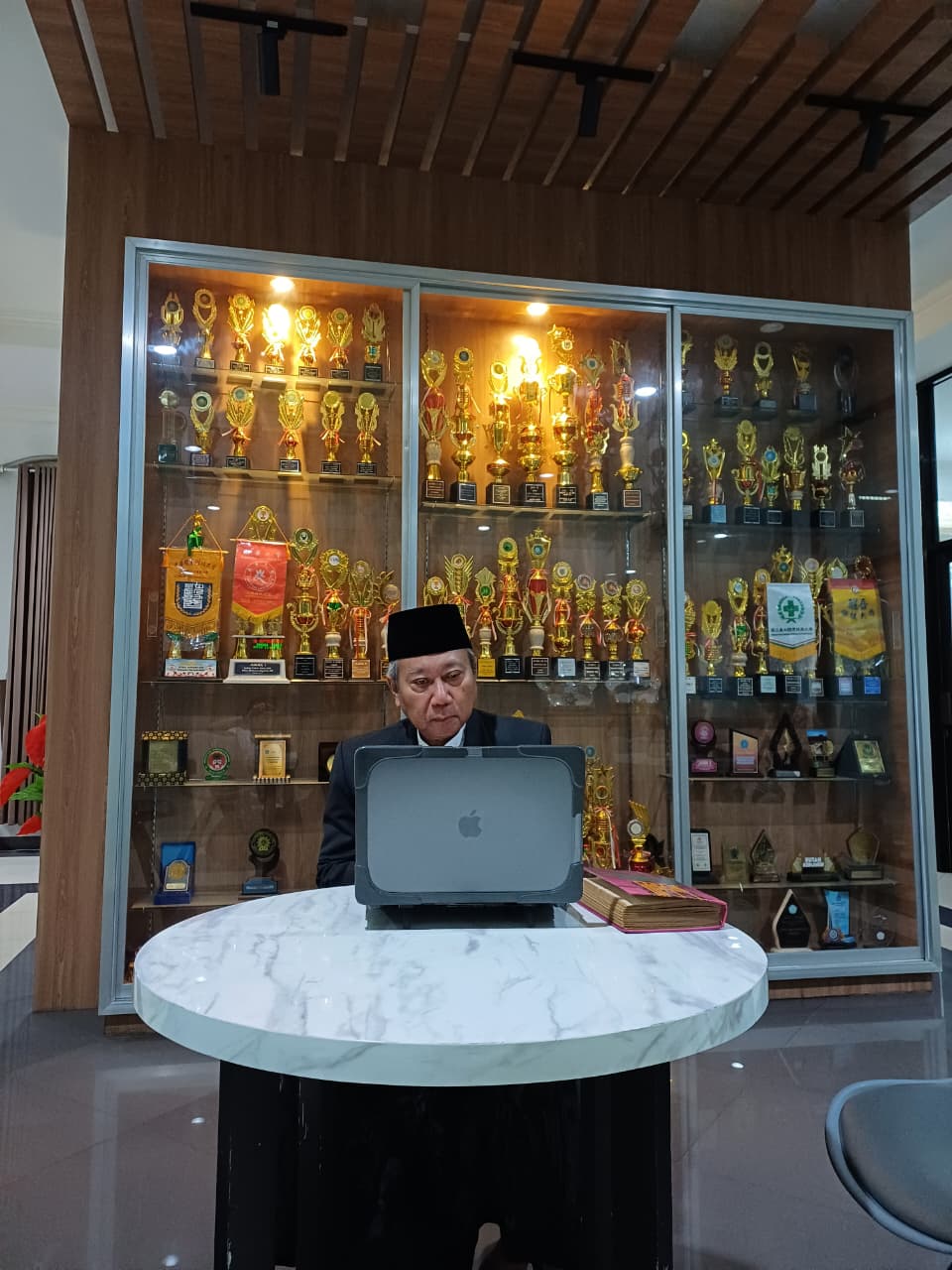Rektor UMMAD Menjadi Narasumber Program Mutiara Pagi RRI Pro 1 Madiun